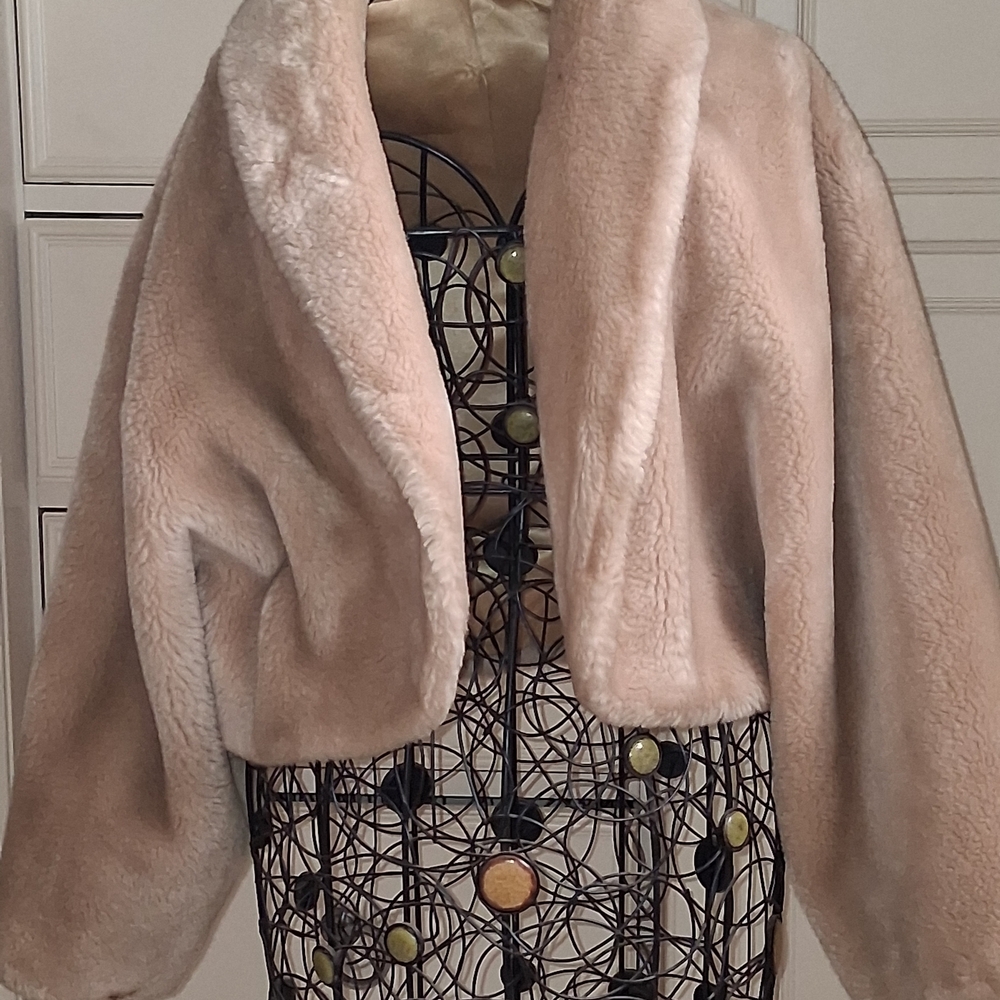 VINTAGE 1950s Women's Cream Teddy Jacket. OLD HOLLYWOOD GLAM.